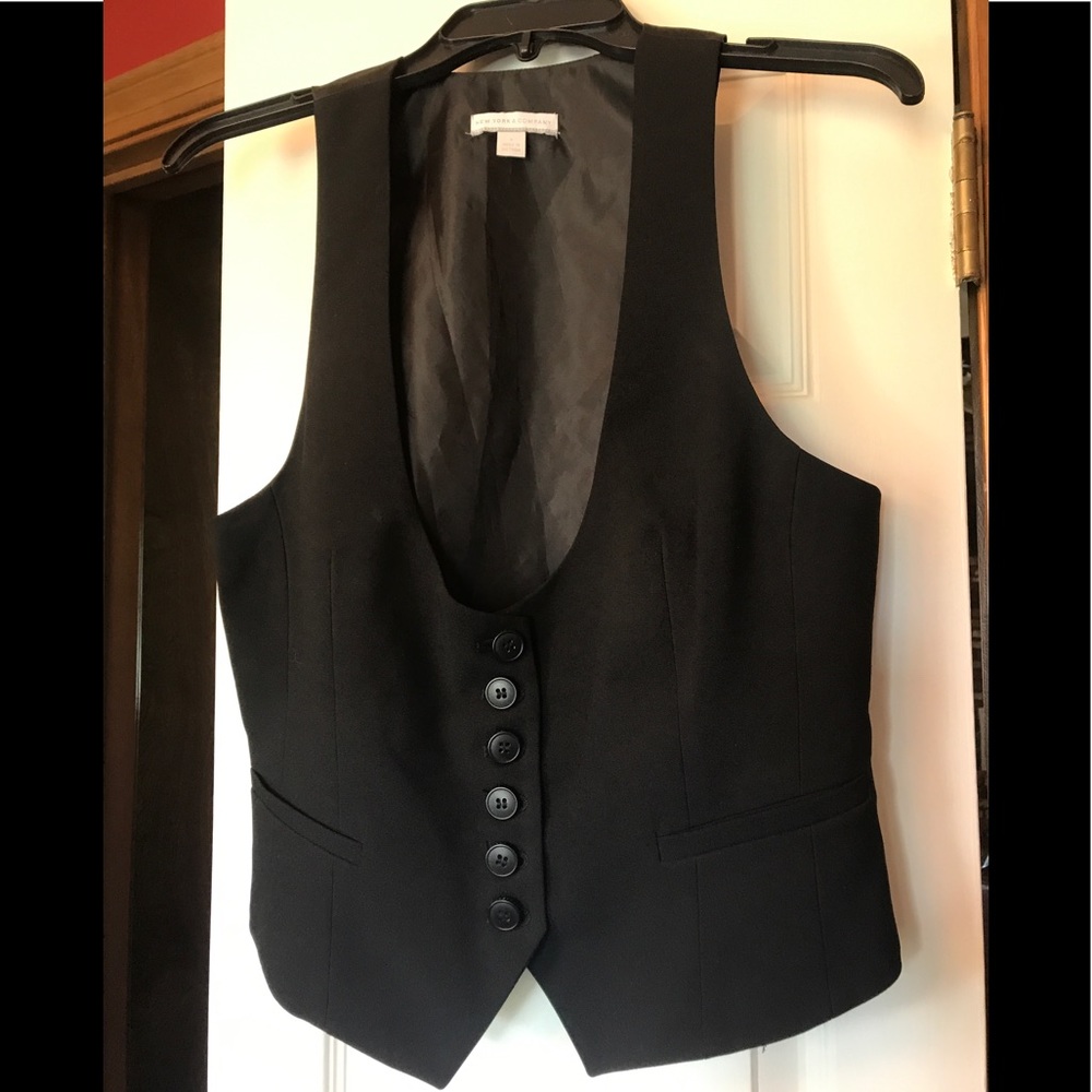 Fitted ladies vest